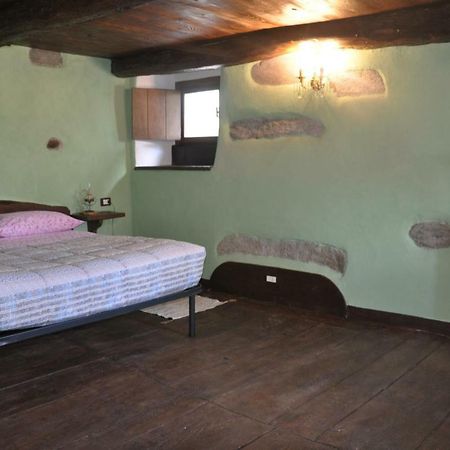 ドモドッソラ Il Borgo Di Monicaヴィラ エクステリア 写真