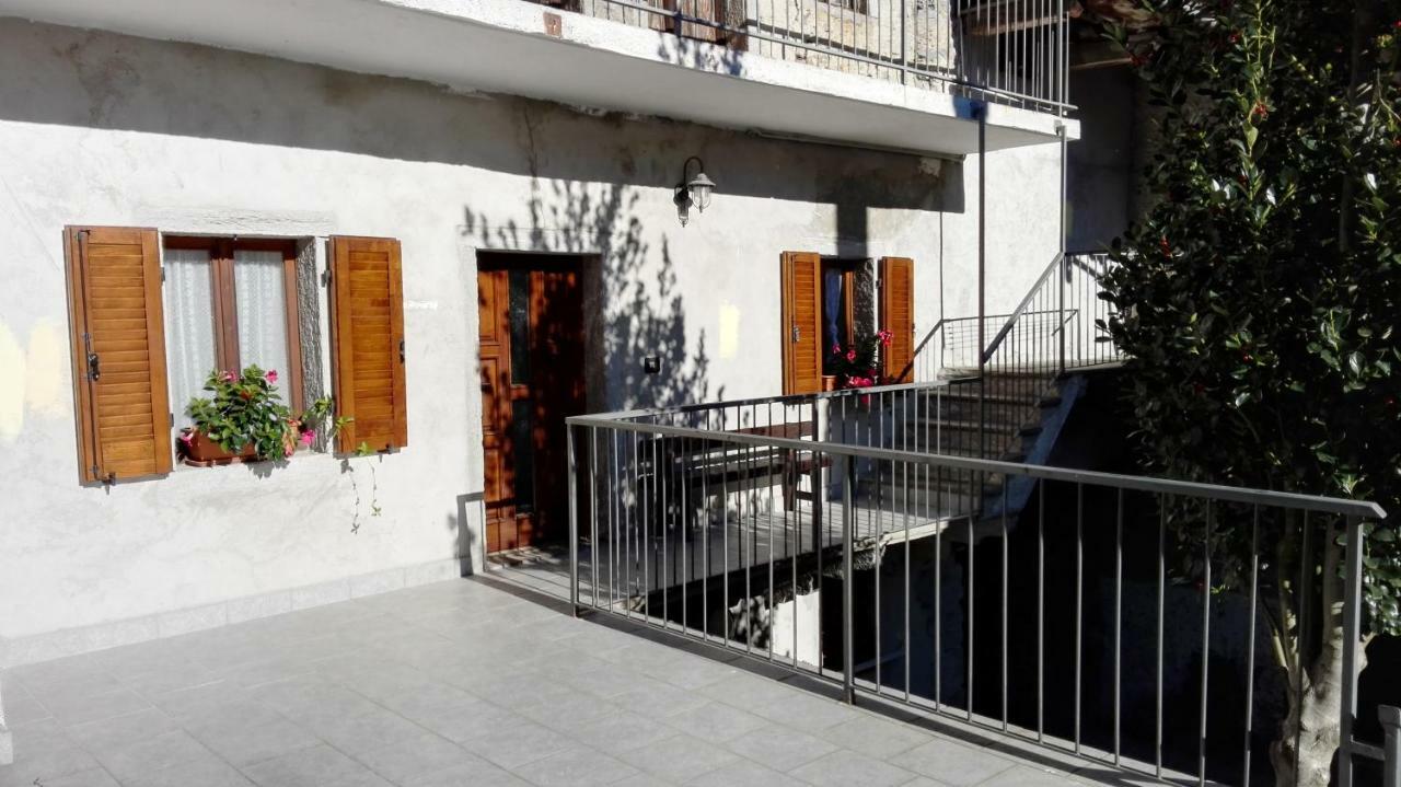 ドモドッソラ Il Borgo Di Monicaヴィラ エクステリア 写真