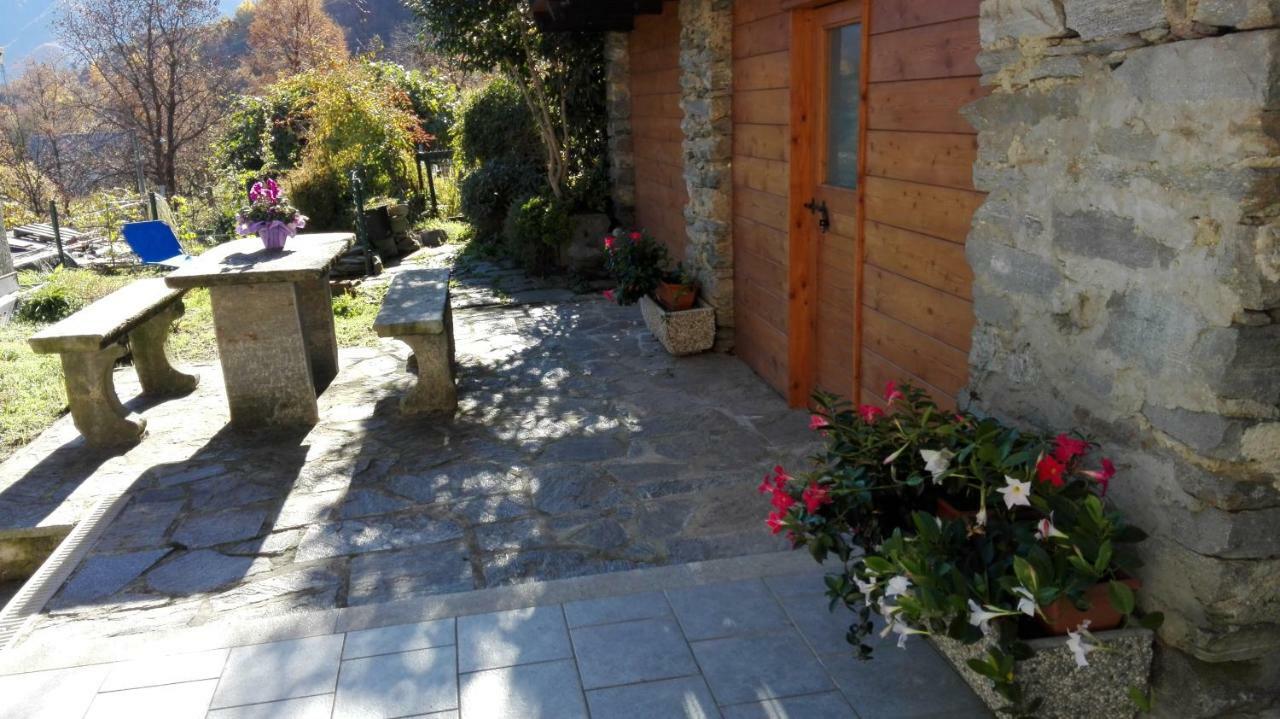 ドモドッソラ Il Borgo Di Monicaヴィラ エクステリア 写真