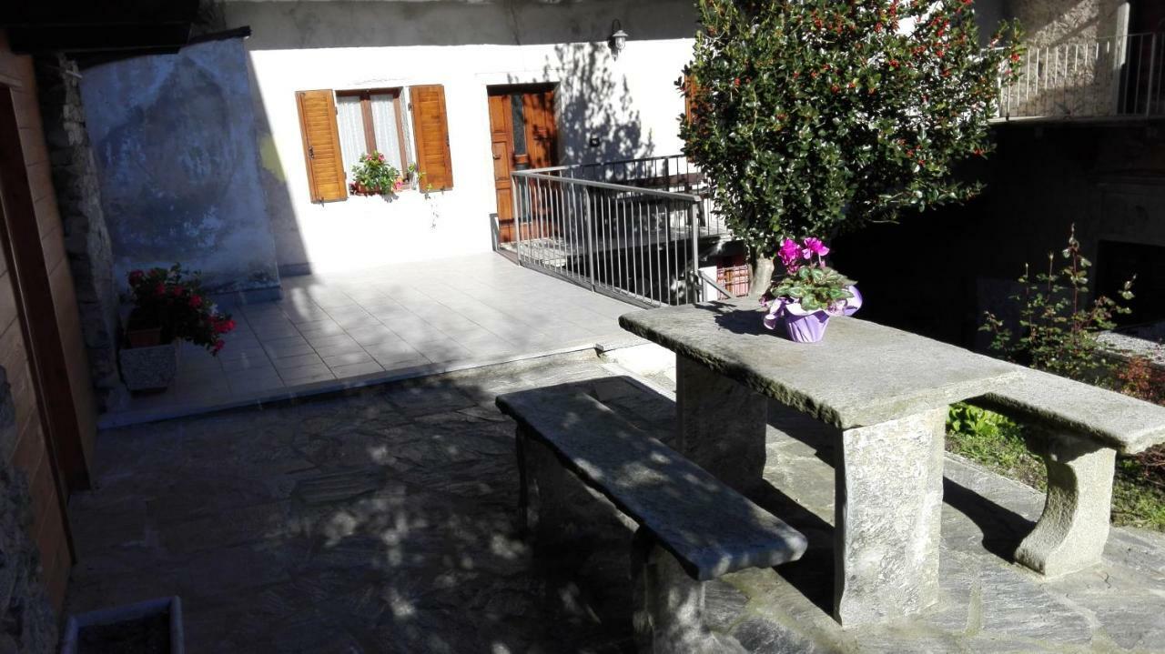 ドモドッソラ Il Borgo Di Monicaヴィラ エクステリア 写真