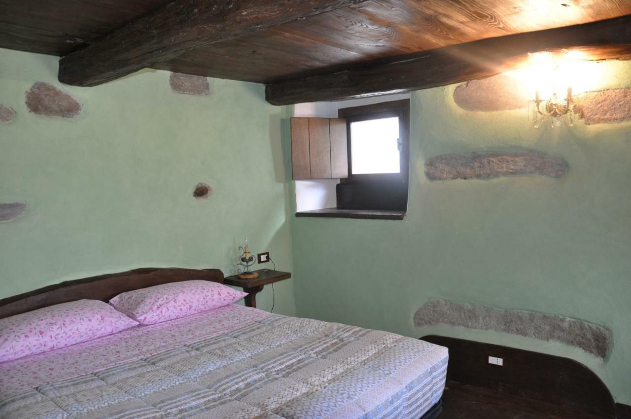 ドモドッソラ Il Borgo Di Monicaヴィラ エクステリア 写真