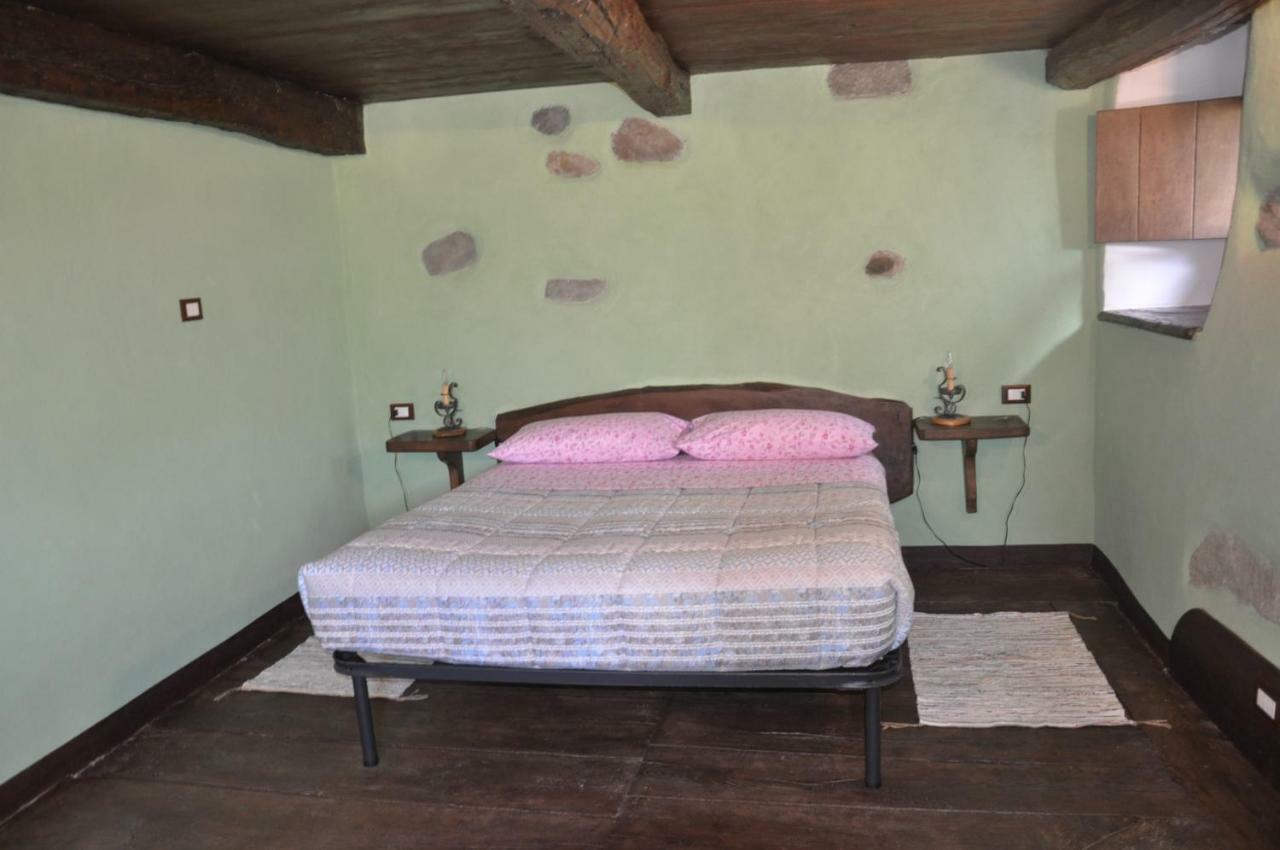 ドモドッソラ Il Borgo Di Monicaヴィラ エクステリア 写真