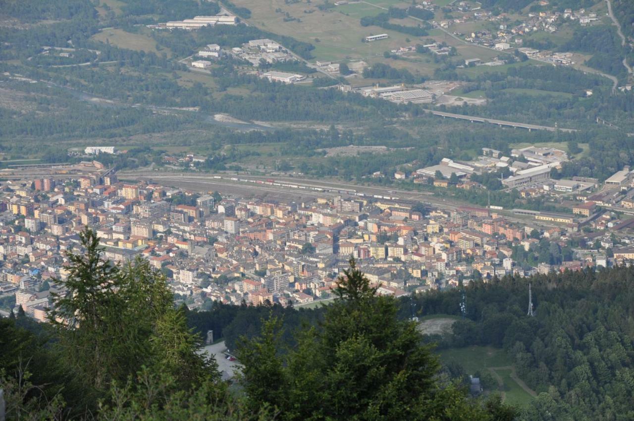 ドモドッソラ Il Borgo Di Monicaヴィラ エクステリア 写真